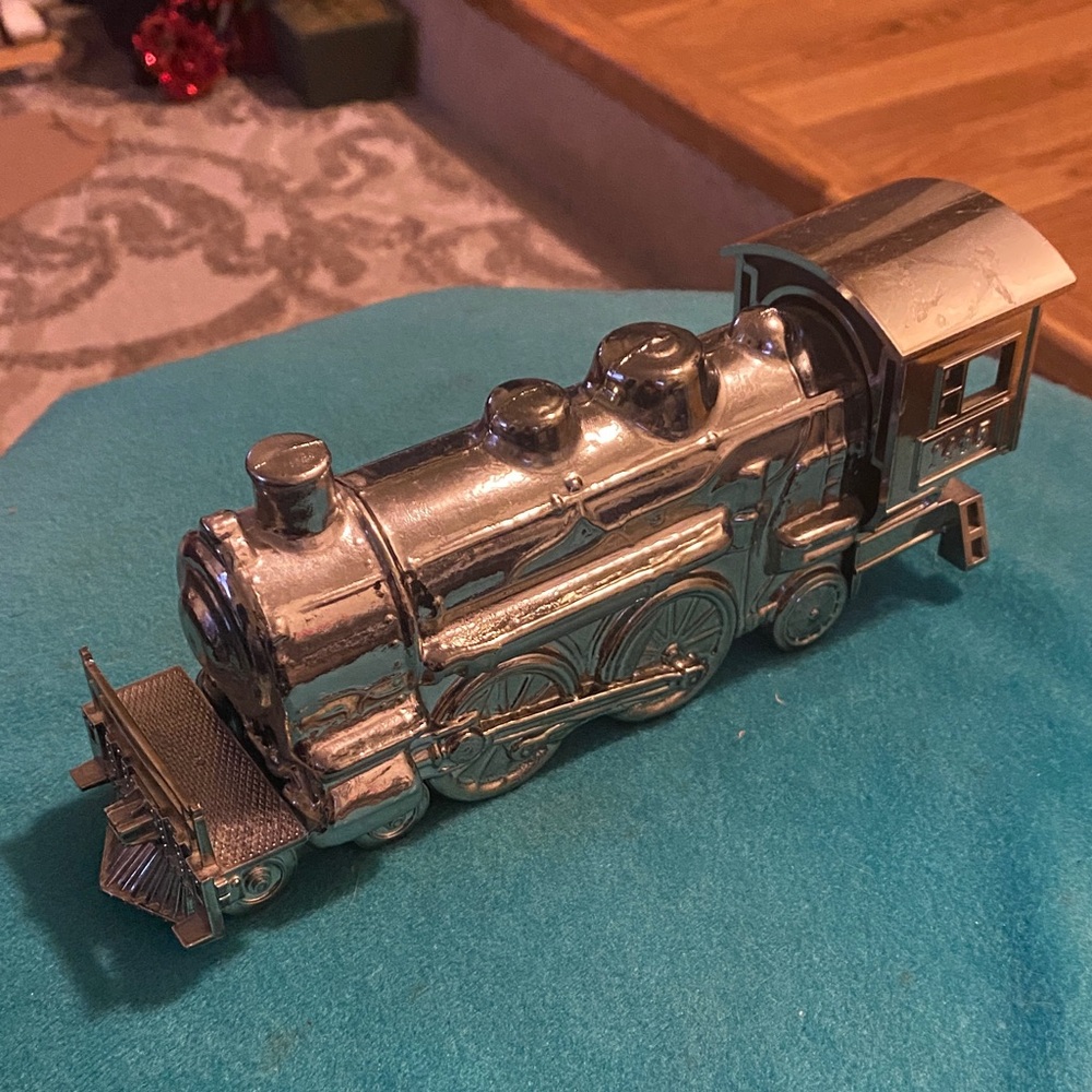 Collectible Avon aftershave bottle
